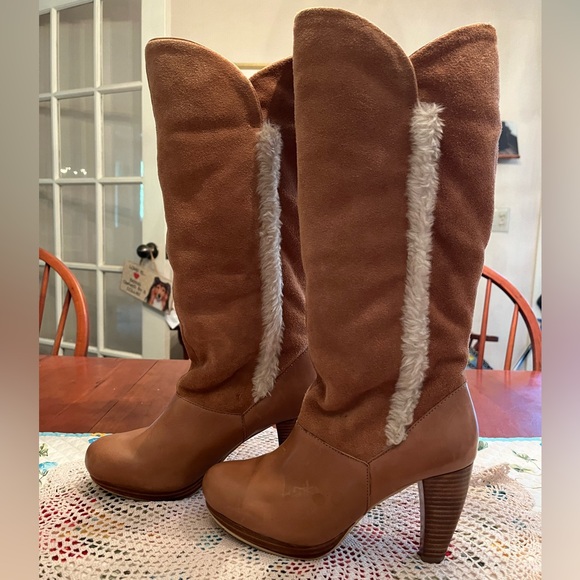 👢Very Volatile Suede Boots👢 - Picture 6 of 14